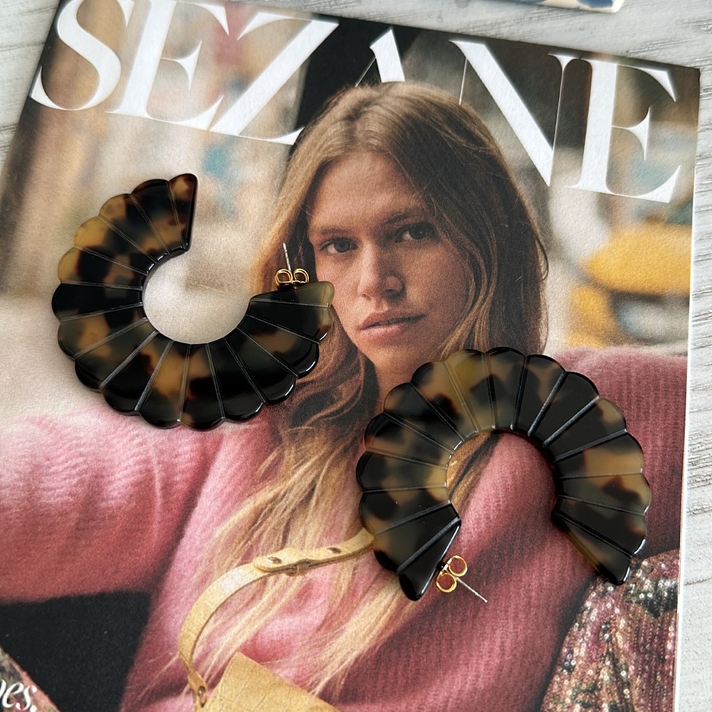 NEW | Sézane Sandy Earrings in Tortoiseshell - Picture 12 of 13